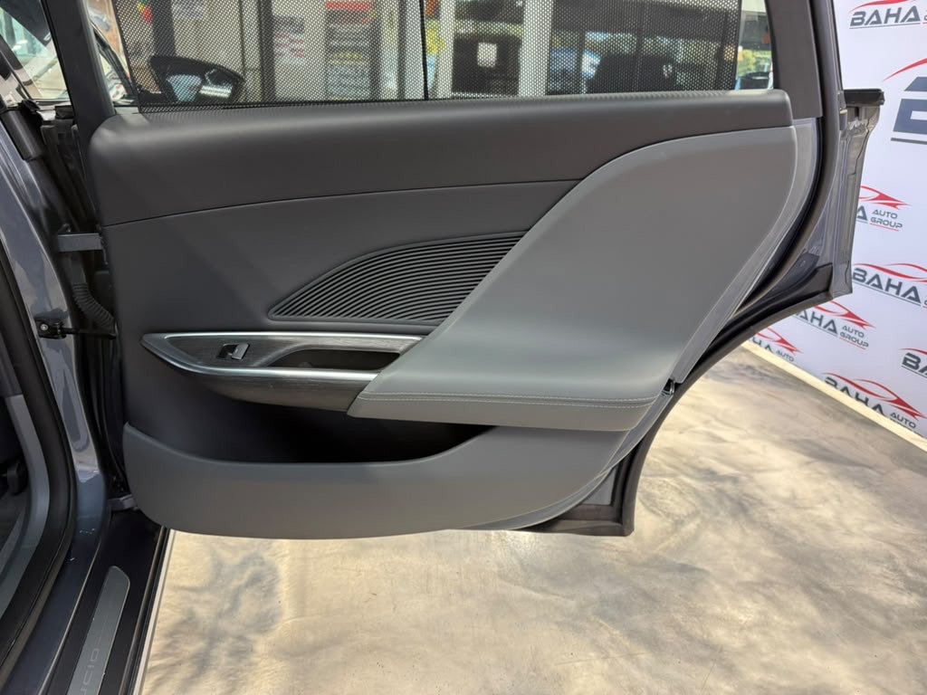 Used 2024 Lucid Air Touring AWD/4WD image 46