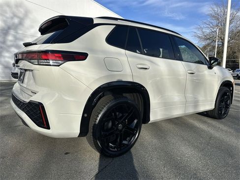 New 2026 Volkswagen Tiguan SE R-Line image 5