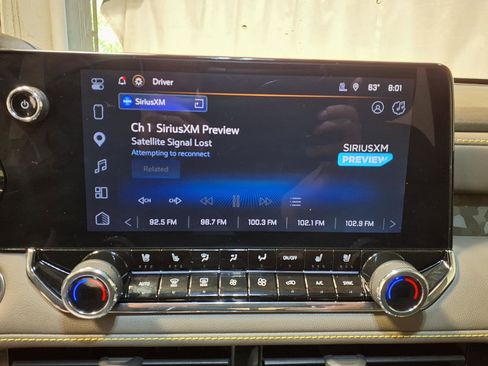 Used 2025 Chevrolet Colorado ZR2 w/ Technology Package AWD/4WD image 13