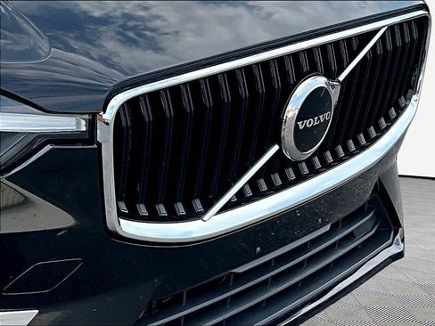 Used 2022 Volvo XC60 B5 Momentum AWD/4WD image 33