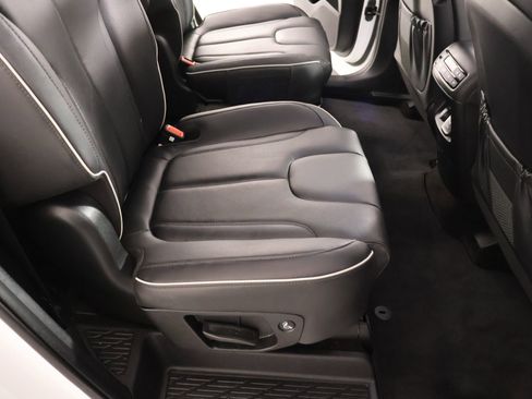 Certified 2025 Hyundai Palisade SEL image 15