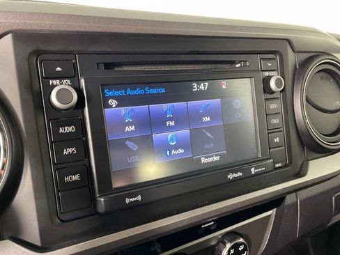 Used 2016 Toyota Tacoma SR5 w/ SR5 Appearance Package (SN) image 7