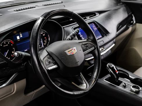 Used 2021 Cadillac XT4 Premium Luxury FWD image 21