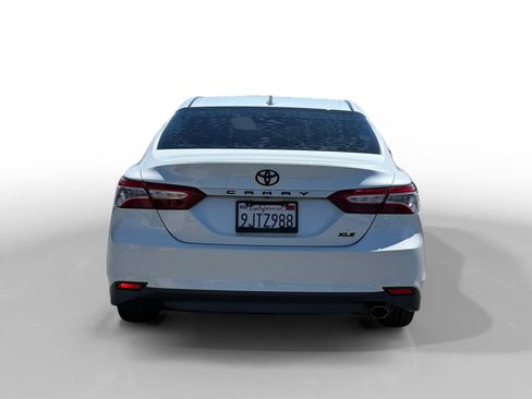 Used 2020 Toyota Camry XLE FWD image 4