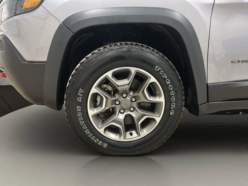 Used 2021 Jeep Cherokee Trailhawk image 25