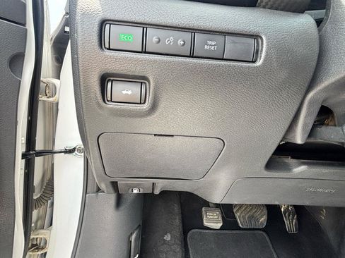 Used 2024 Nissan Sentra S FWD image 54
