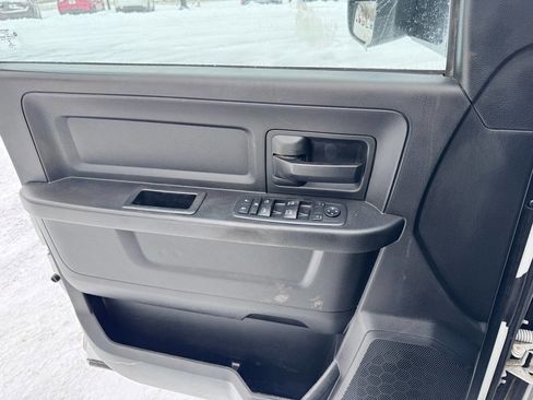 Used 2018 RAM 2500 Tradesman w/ Chrome Appearance Group image 15