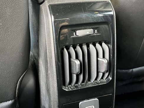 Used 2023 Jeep Compass Limited image 19