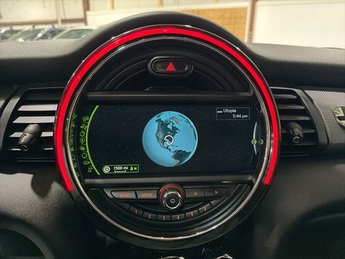 Used 2018 MINI Cooper 4-Door Hardtop image 17