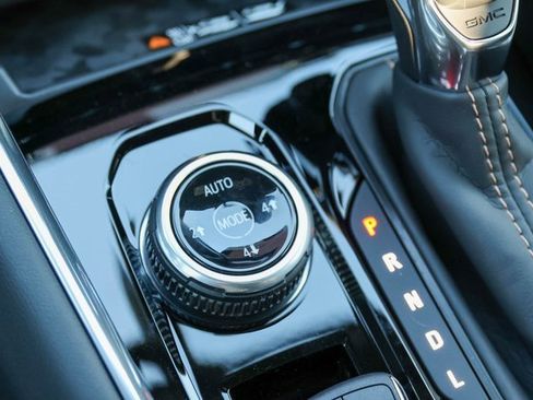 New 2026 GMC Canyon AT4 w/ AT4 Premium Package image 16