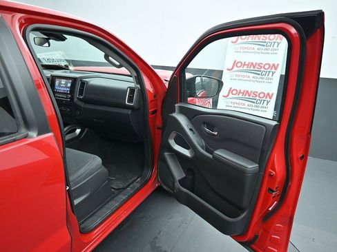 Used 2023 Nissan Frontier SV image 19