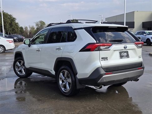 Used 2019 Toyota RAV4 Limited image 4