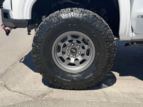 Used 2023 GMC Sierra 1500 AT4 AWD/4WD image 34