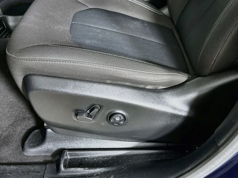 Used 2024 Chrysler Pacifica Touring FWD image 22