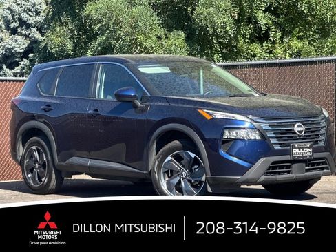 Used 2025 Nissan Rogue SV AWD/4WD image 2