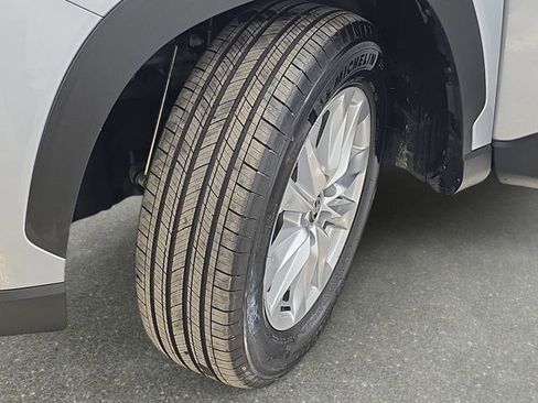 Certified 2025 Toyota Corolla Cross LE image 28