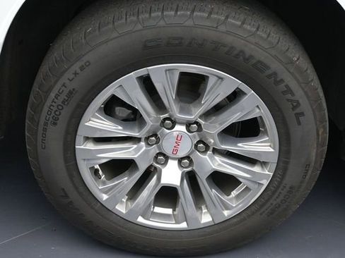 Used 2023 GMC Yukon Denali RWD image 5