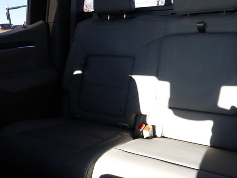 New 2026 GMC Sierra 1500 SLT image 13