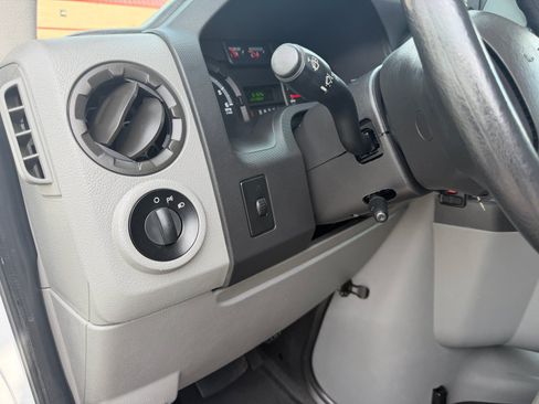 Used 2014 Ford E-150 and Econoline 150 w/ Power Group RWD image 20