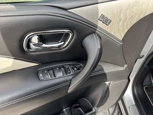 Used 2019 INFINITI QX80 Limited image 19
