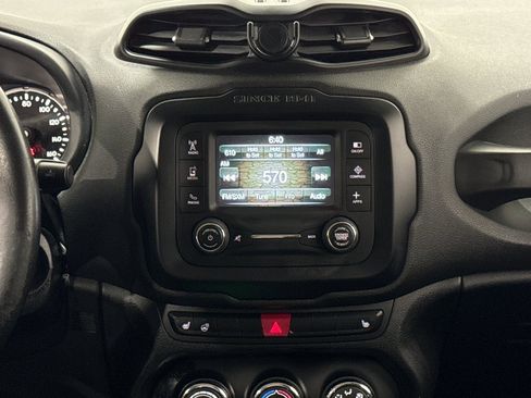 Used 2016 Jeep Renegade Latitude w/ Cold Weather Group image 13