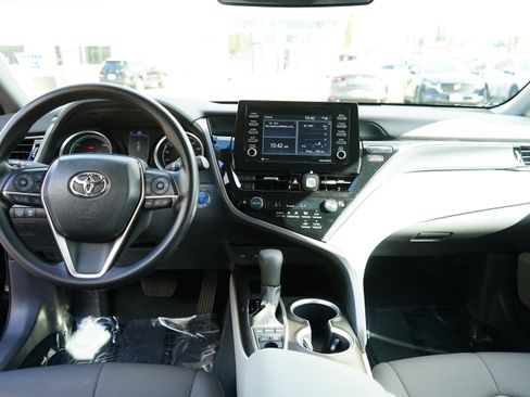 Used 2022 Toyota Camry LE image 20