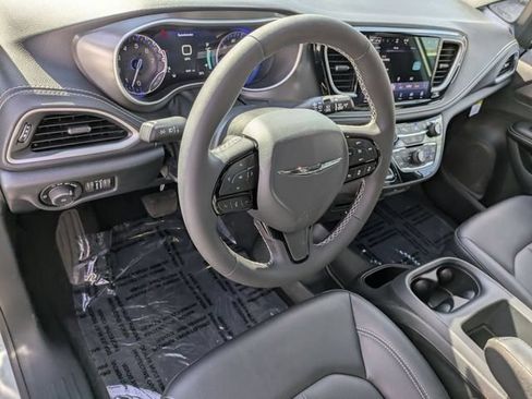 New 2026 Chrysler Pacifica Select w/ S Appearance Package FWD image 11
