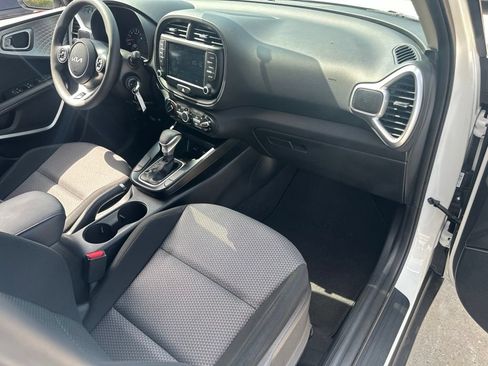 Used 2022 Kia Soul LX FWD image 31