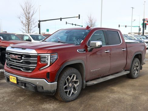 Certified 2022 GMC Sierra 1500 SLT w/ SLT Premium Plus Package image 3