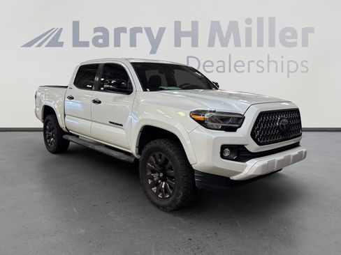 Used 2021 Toyota Tacoma Limited w/ Nightshade Package AWD/4WD image 7