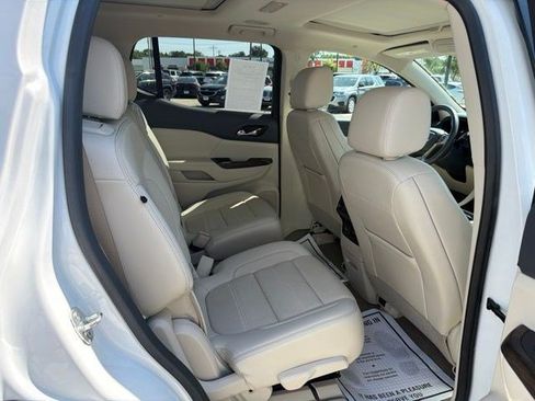 Used 2020 GMC Acadia Denali w/ Technology Package FWD image 22