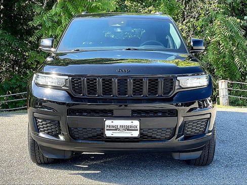 Used 2023 Jeep Grand Cherokee L Laredo AWD/4WD image 2