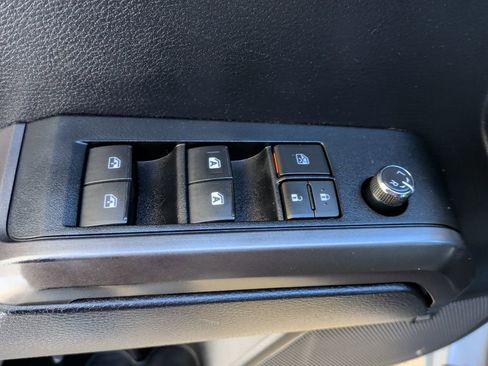 Used 2018 Toyota Tacoma TRD Off-Road image 14