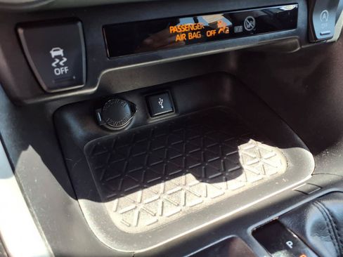 Used 2022 Toyota RAV4 XLE Premium FWD image 26