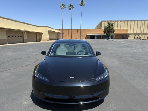 Used 2025 Tesla Model 3 Long Range RWD image 2
