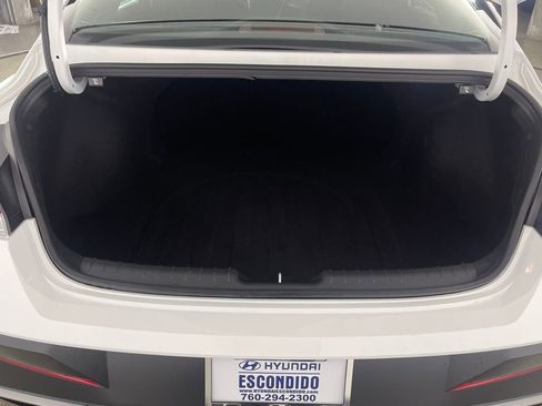 Used 2025 Hyundai Elantra SEL image 10