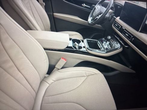 Used 2023 Lincoln Nautilus Reserve w/ Equipment Group 201A image 12