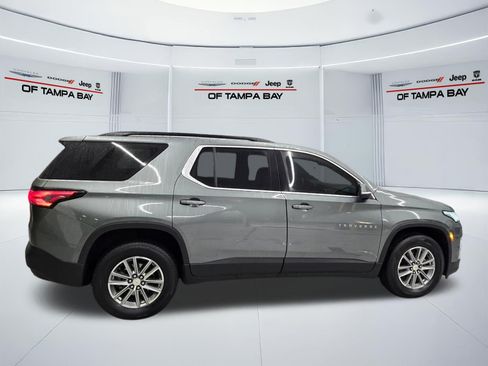 Used 2023 Chevrolet Traverse LT FWD image 7