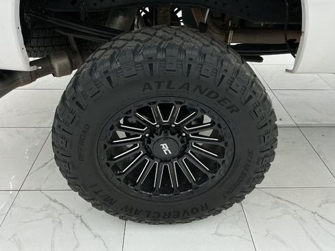 Used 2015 Ford F250 Platinum w/ FX4 Off-Road Package AWD/4WD image 46