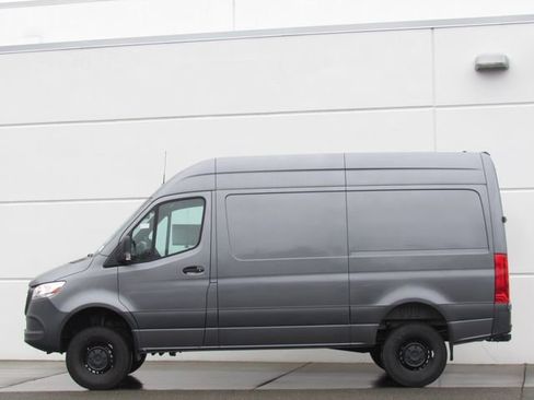 Used 2022 Mercedes-Benz Sprinter 144 Cargo image 4