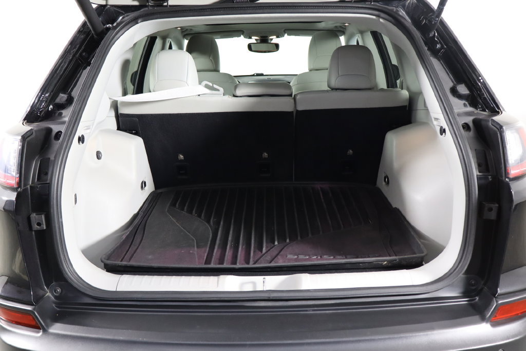 Used 2019 Jeep Cherokee Limited FWD image 17