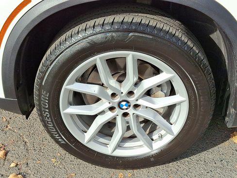 Used 2023 BMW X5 xDrive40i w/ Premium Package image 9