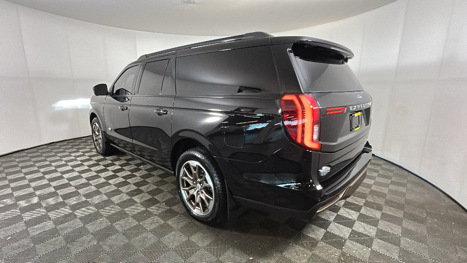 Used 2025 Ford Expedition Max King Ranch AWD/4WD image 5