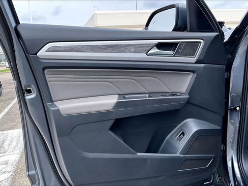 Used 2023 Volkswagen Atlas Cross Sport SE FWD image 20