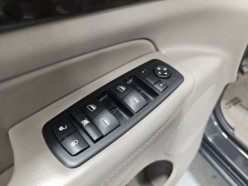 Used 2011 Jeep Grand Cherokee Laredo AWD/4WD image 13