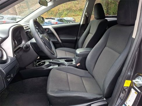 Used 2016 Toyota RAV4 LE image 15