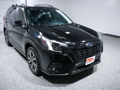 Used 2024 Subaru Forester Limited w/ Convenience Package image 5