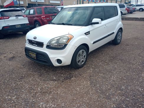 Used 2013 Kia Soul image 2