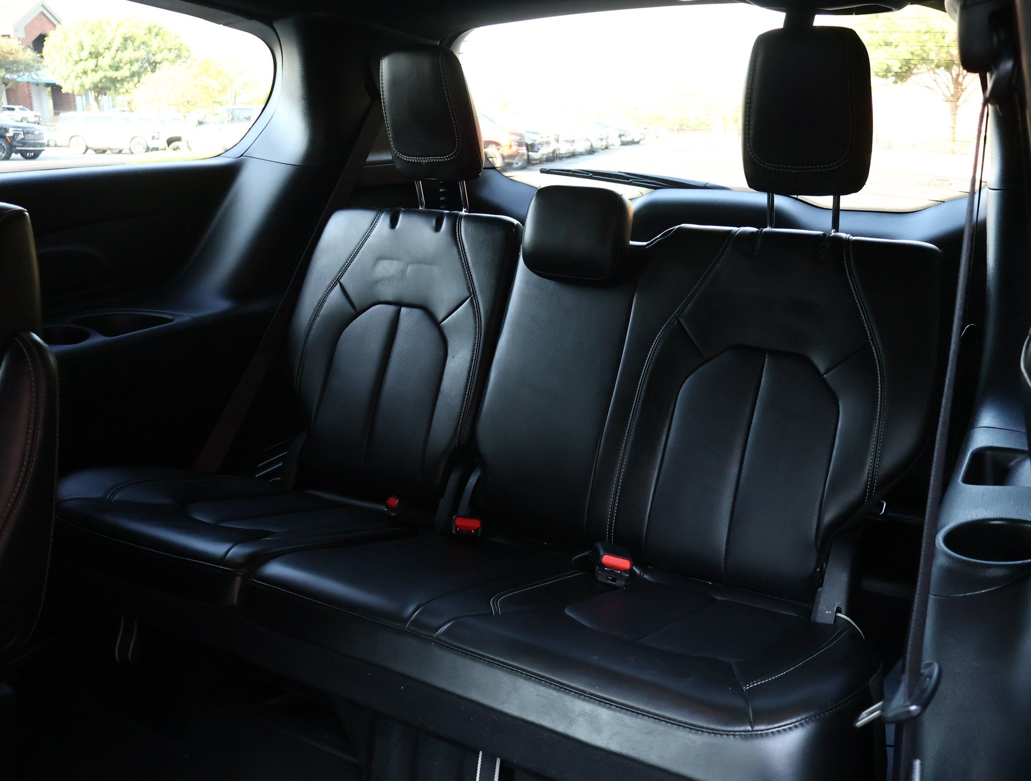 Used 2025 Chrysler Pacifica Select FWD image 23