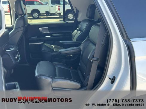 Used 2025 Ford Expedition Platinum AWD/4WD image 22